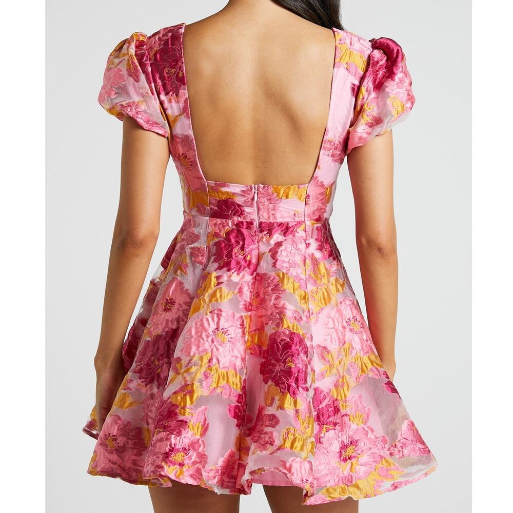 NWT Showpo. Brailey Puff Sleeve Jacquard Mini Dress Lydia Pink Size 12 - Picture 4 of 9
